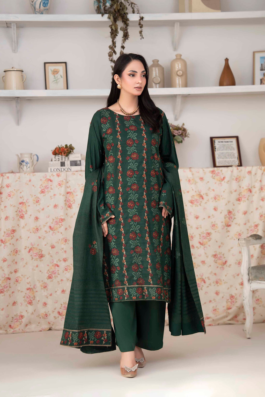 BOTTLE GREEN LUXURY EMBROIDERED VELVET CRYSTAL SET