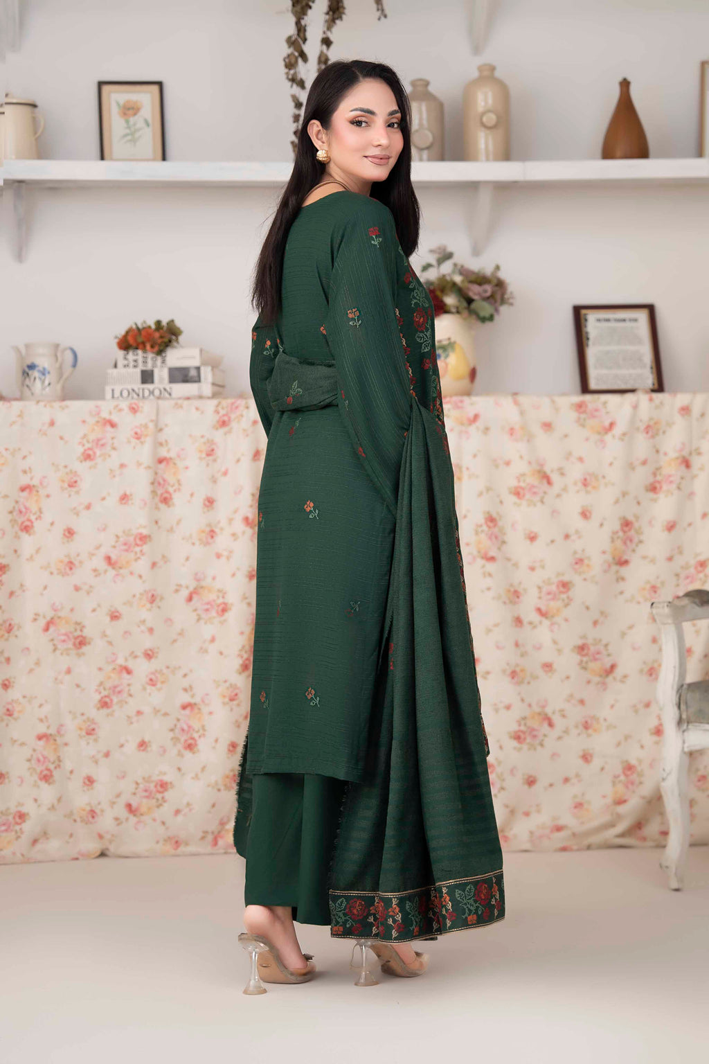 BOTTLE GREEN LUXURY EMBROIDERED VELVET CRYSTAL SET