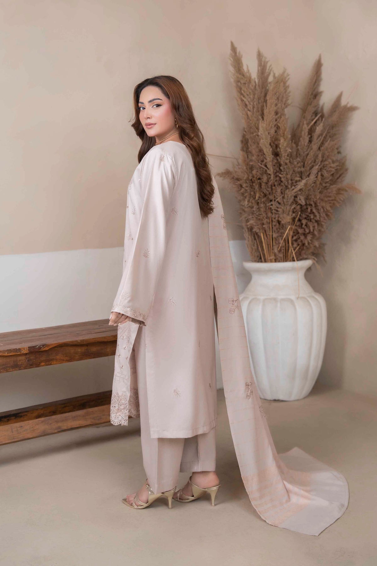 Blush Pink Luxury Dhanak Suit With Velvet Shawl 3-Piece Suit – Unstitched