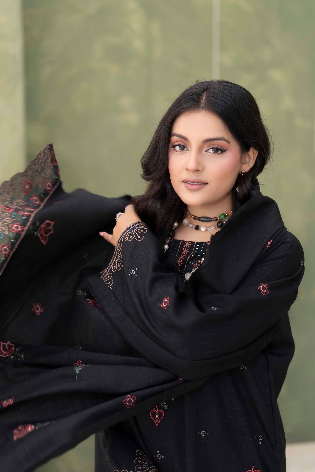 CHARCOAL BLACK LUXURY EMBROIDERED VELVET STRIPE CHAMKI SET