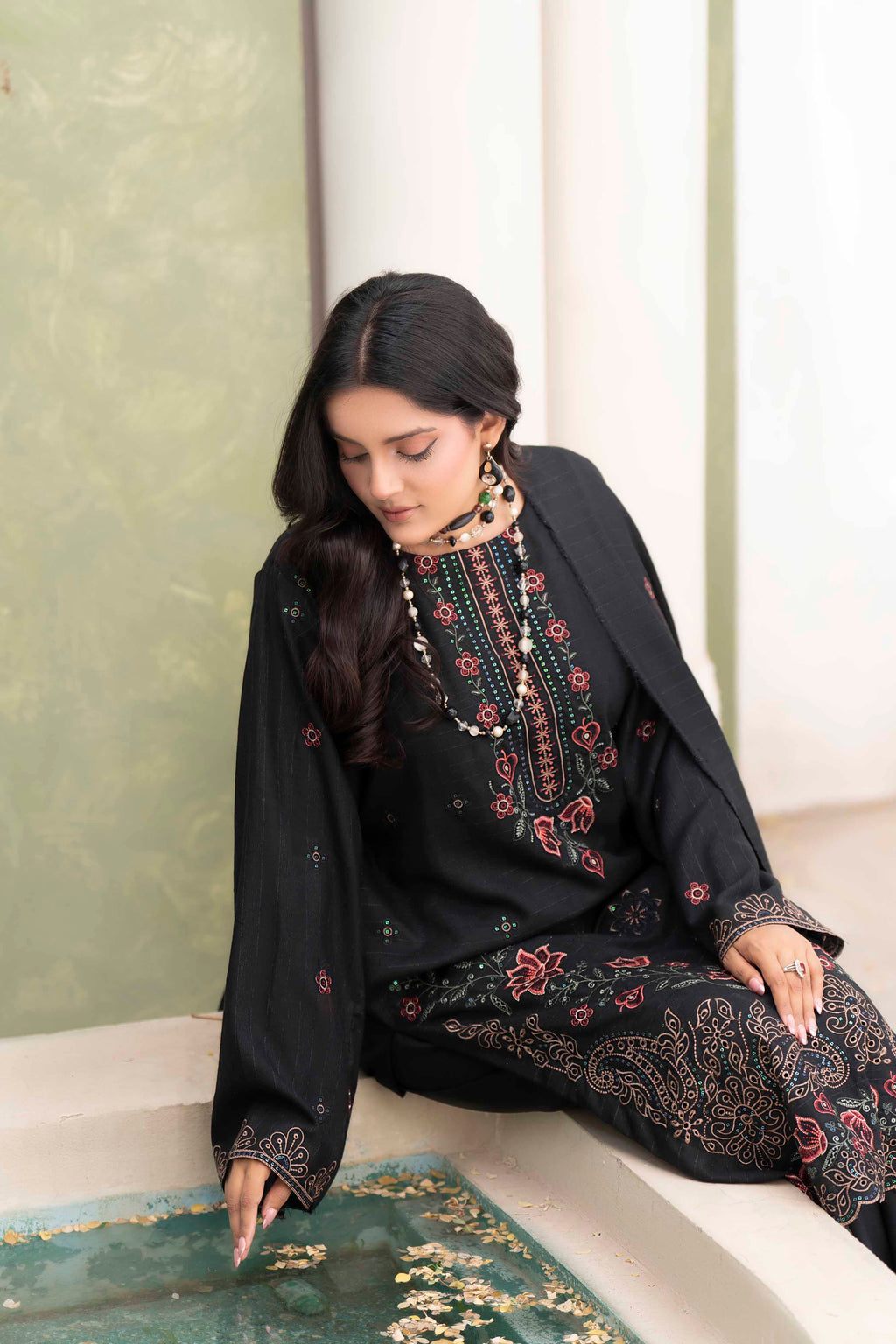 CHARCOAL BLACK LUXURY EMBROIDERED VELVET STRIPE CHAMKI SET