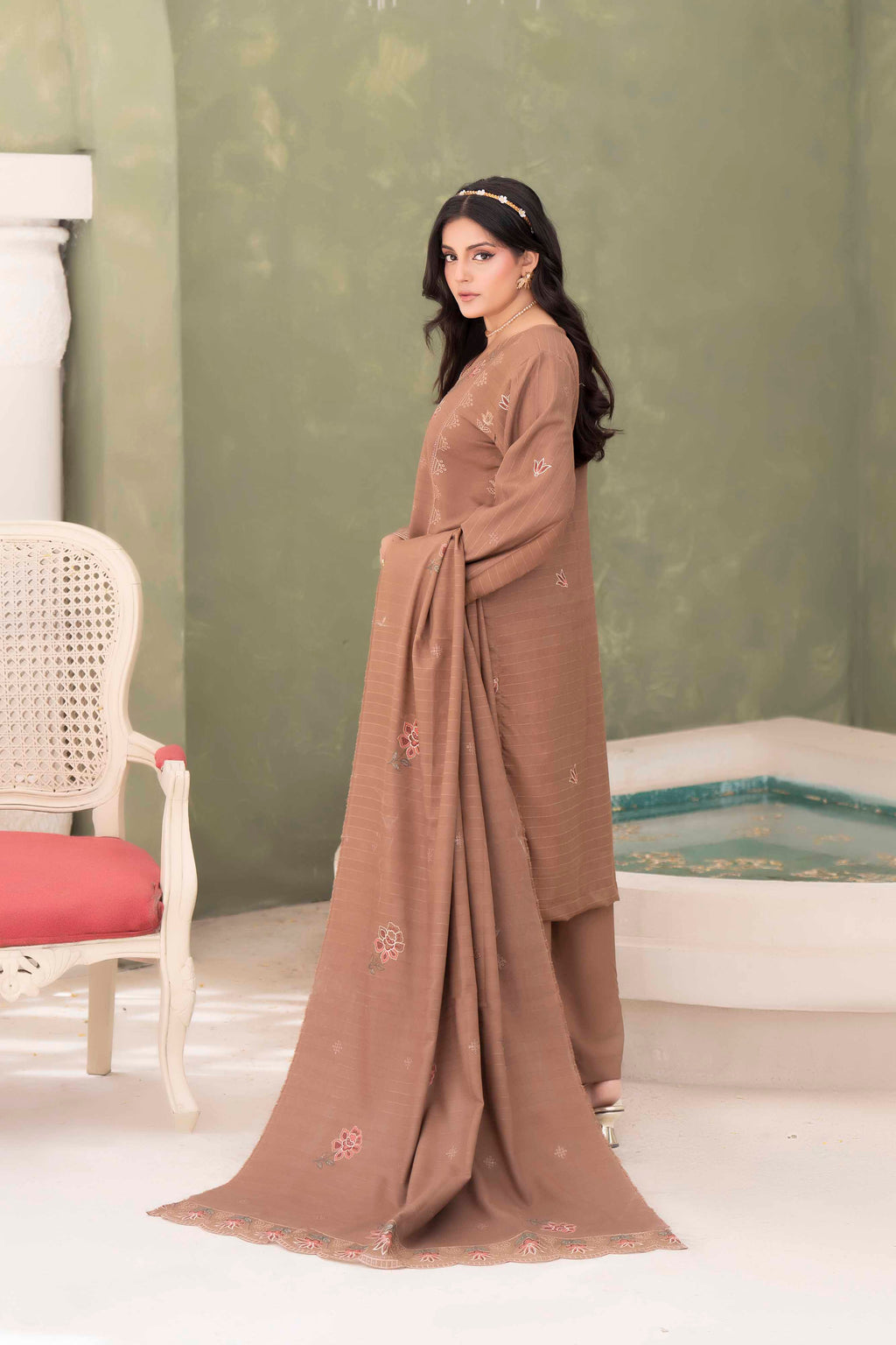 COCOA BROWN LUXURY EMBROIDERED VELVET STRIPE CHAMKI SET