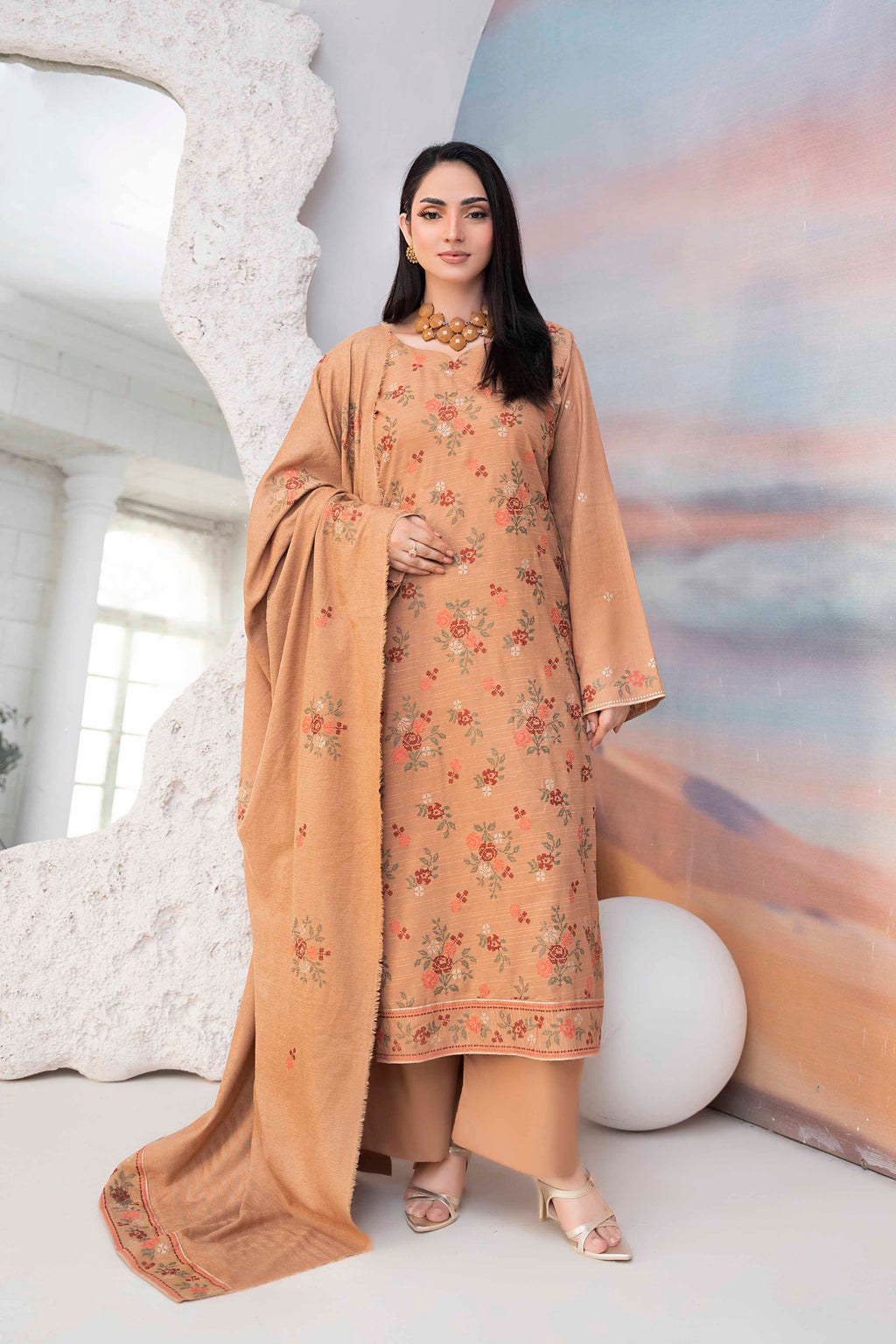 CREAM BEIGE LUXURY EMBROIDERED VELVET CRYSTAL SET