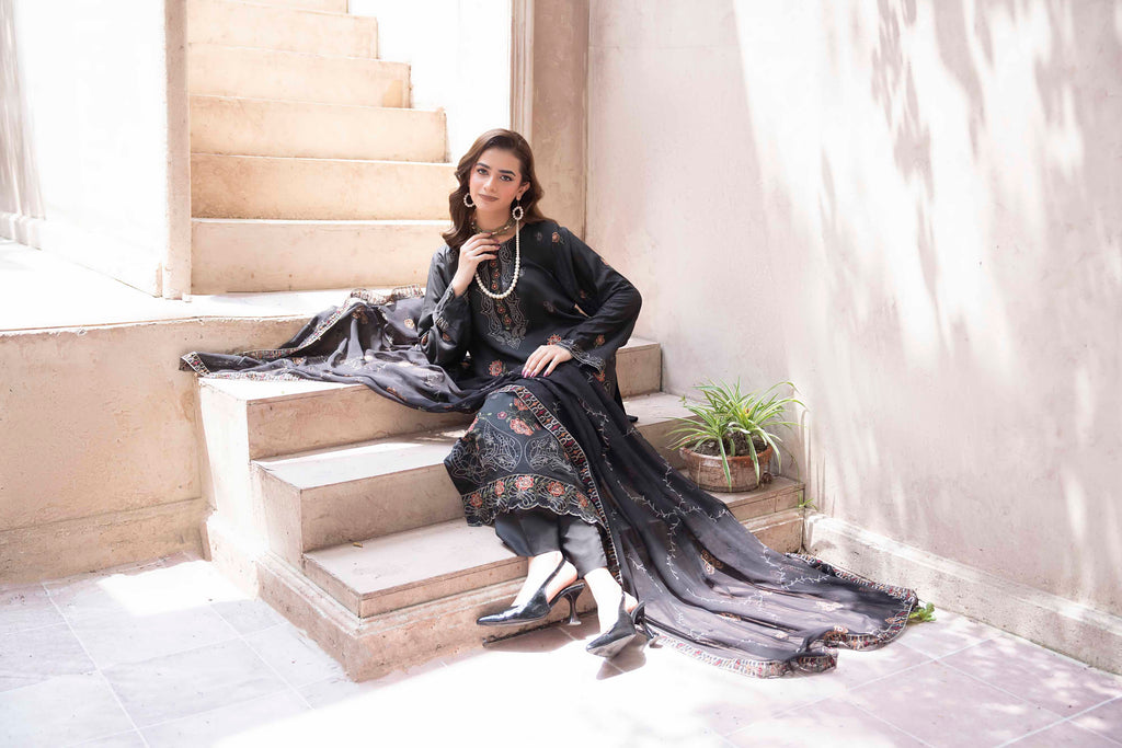 LUXURY BLACK EMBROIDERED SLUB ZARI VISCOSE SET