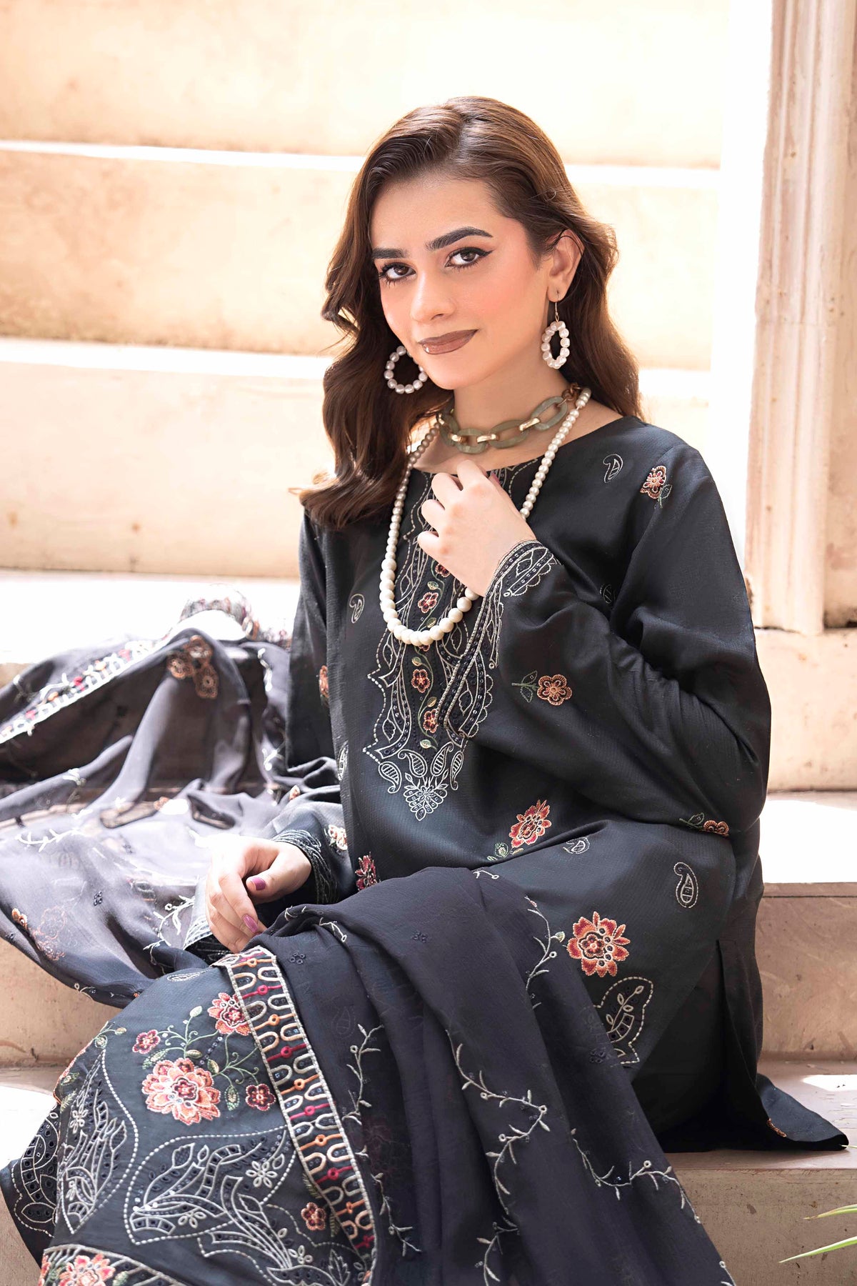 LUXURY BLACK EMBROIDERED SLUB ZARI VISCOSE SET