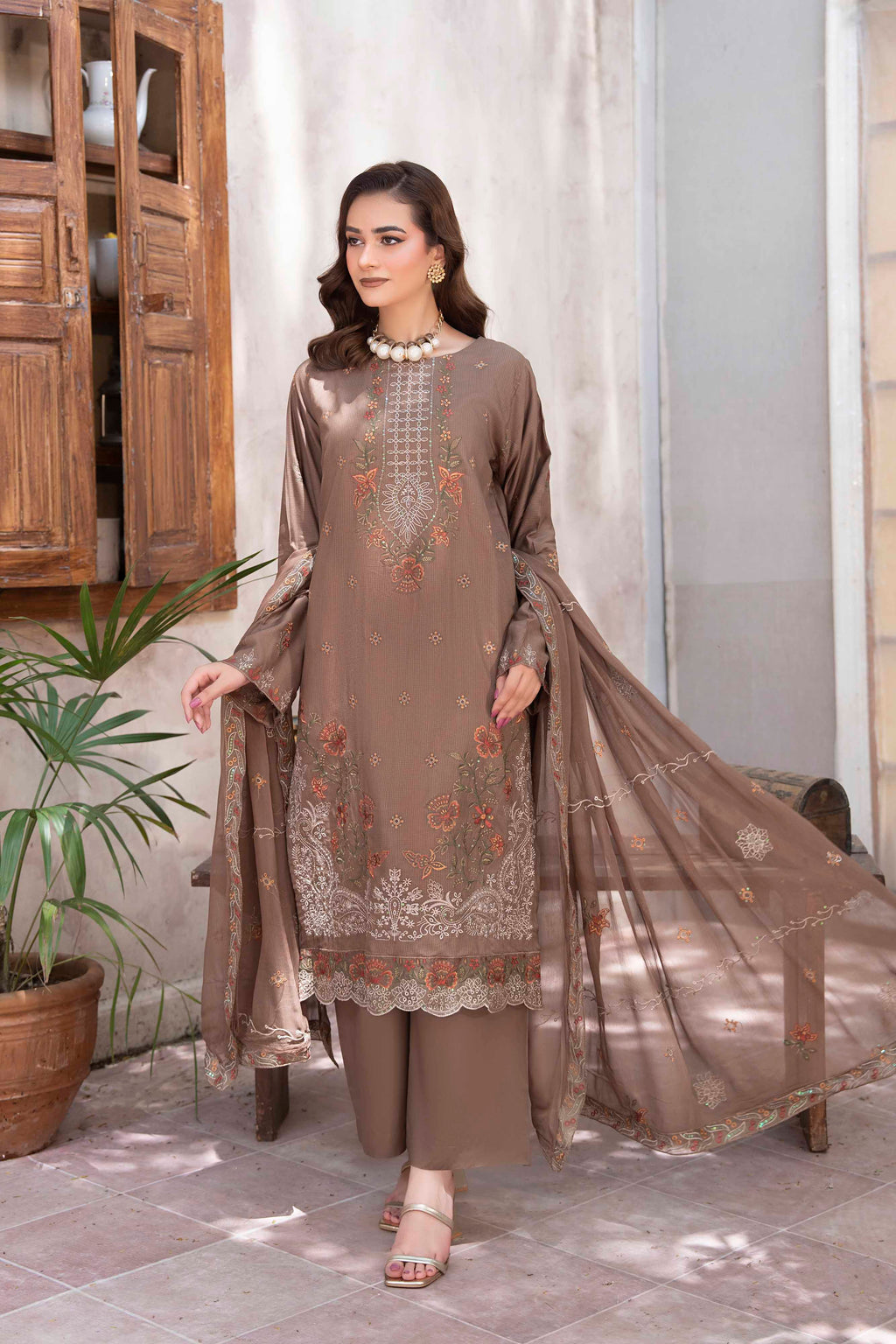 LUXURY BROWN EMBROIDERED SLUB ZARI VISCOSE SET