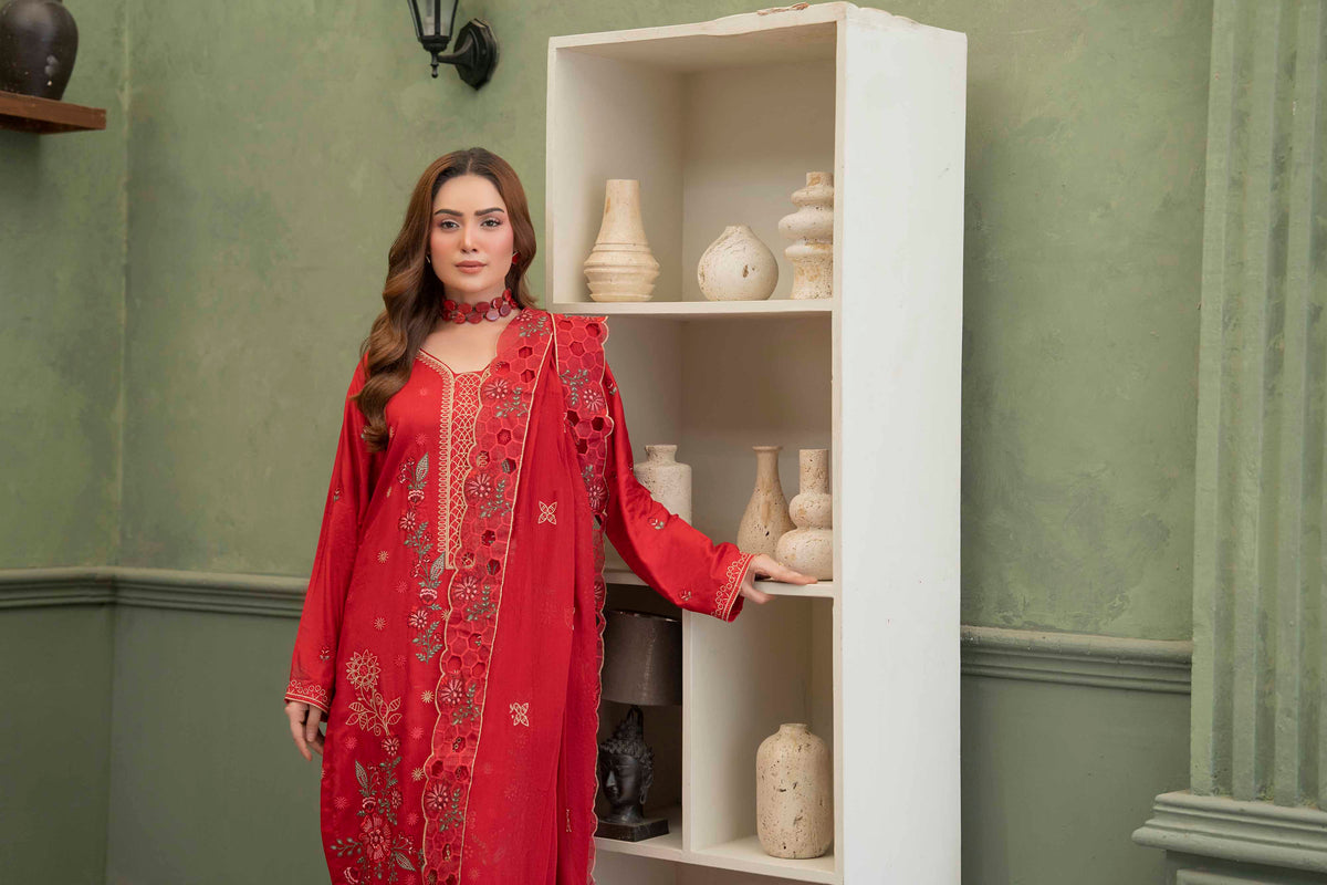 Crimson Red Embroidered Piece Suit with Crinkle Dupatta 3-Piece Suit