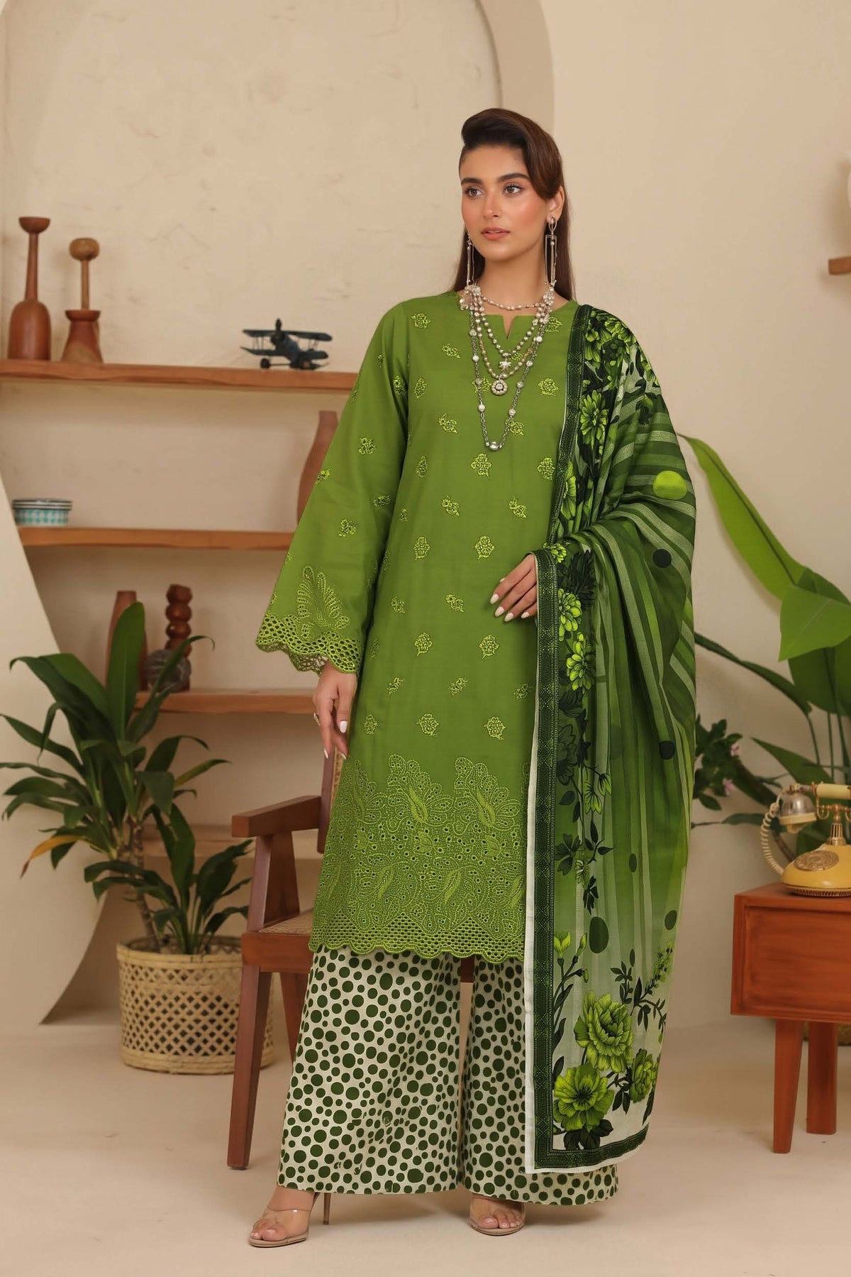 Green Embroidered Printed Khaddar Chicken Kari 3-Piece Suit