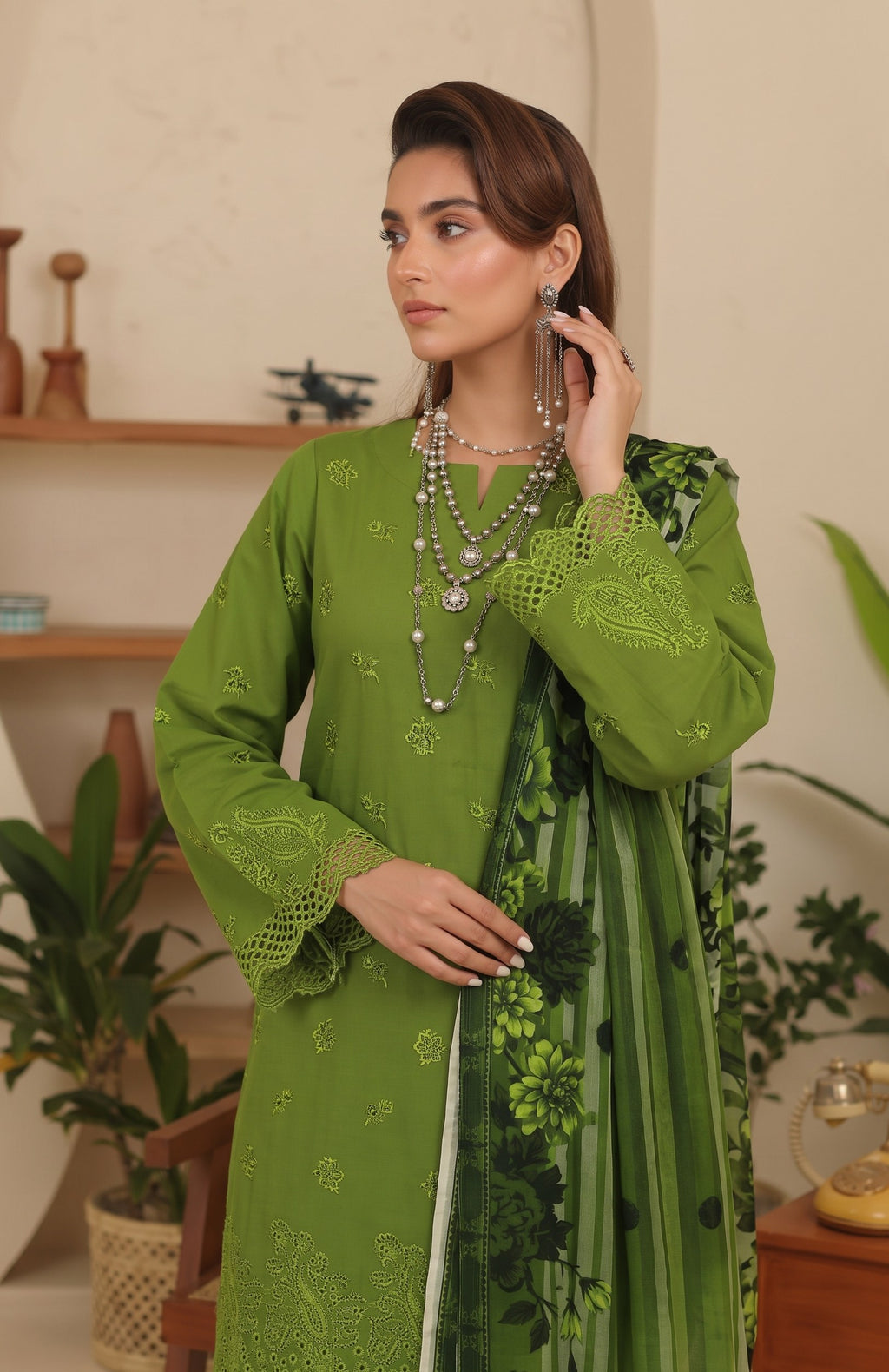 Green Embroidered Printed Khaddar Chicken Kari 3-Piece Suit