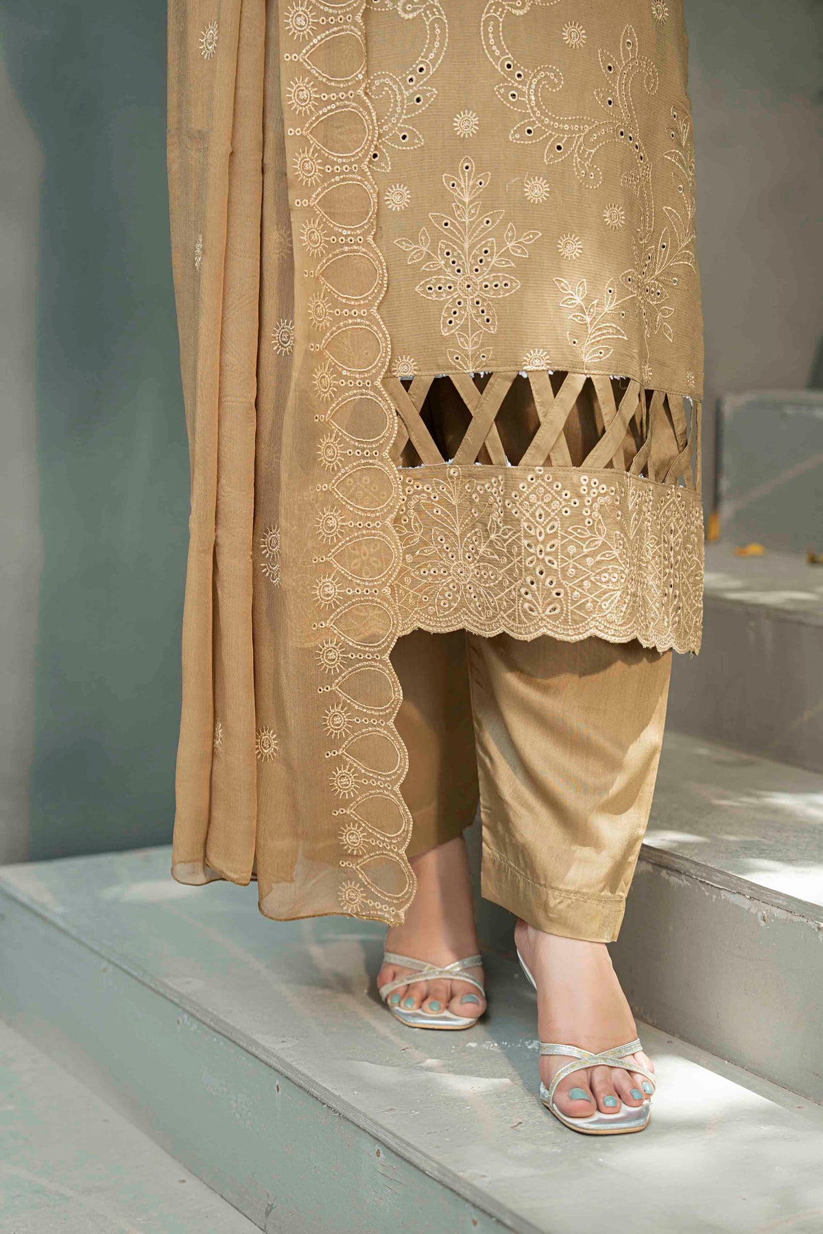 Light Khaki  Slub Viscose Suit With Crinkle Dupattal 3-Piece Suit – Unstitched