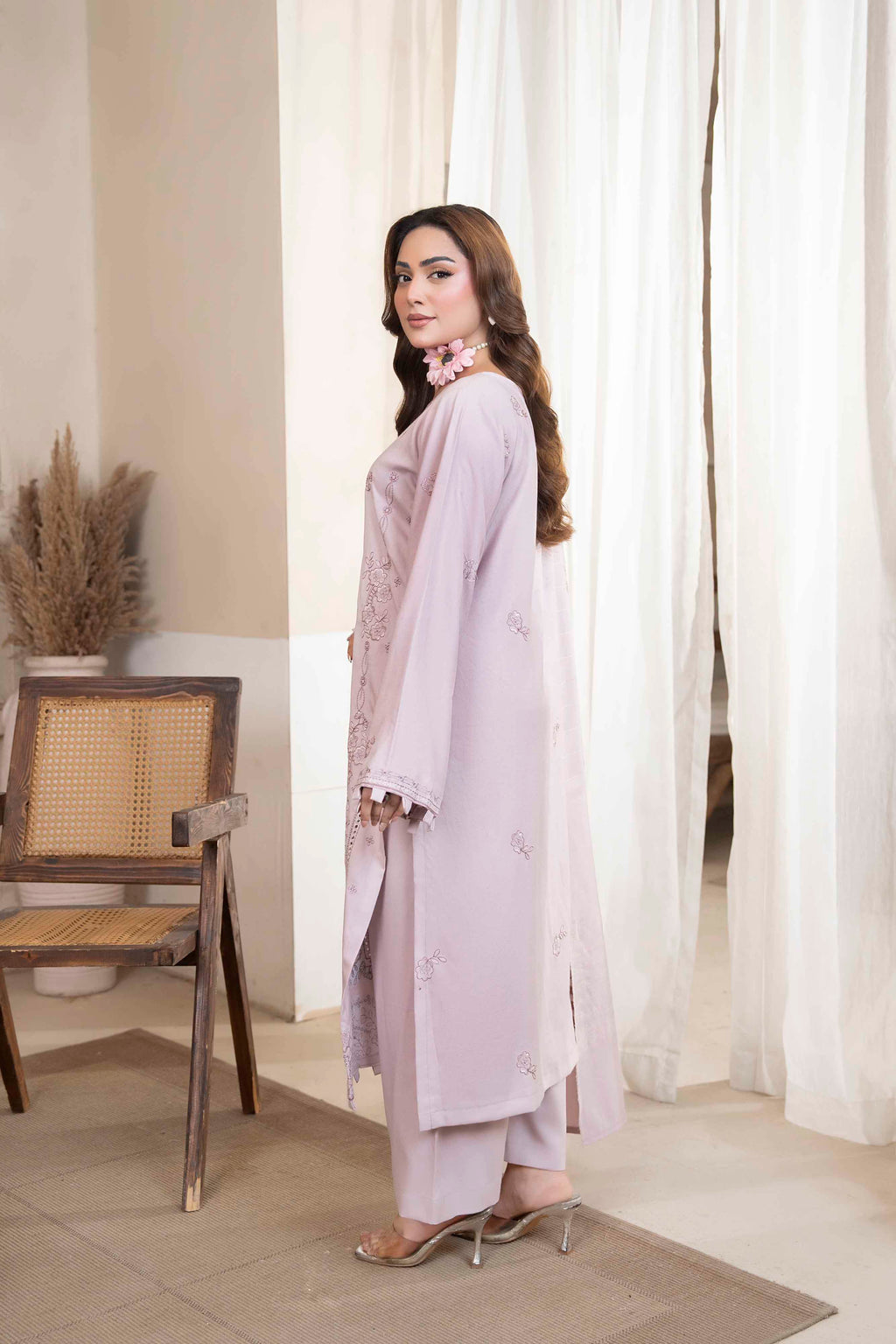 Mauve Pink Luxury Dhanak Suit With Velvet Shawl 3-Piece Suit – Unstitched