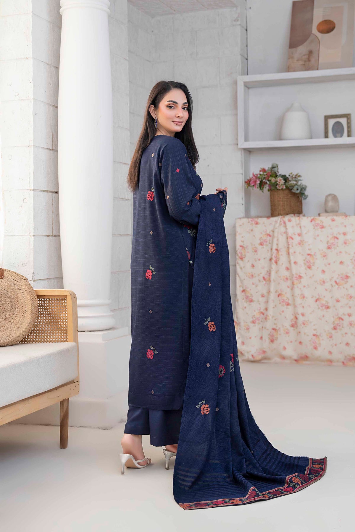 NAVY BLUE LUXURY EMBROIDERED VELVET CRYSTAL SET