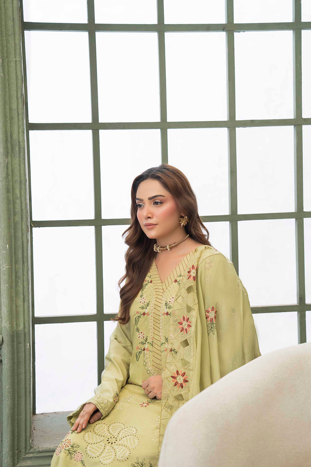Olive Green Embroidered Piece Suit with Crinkle Dupatta 3-Piece Suit