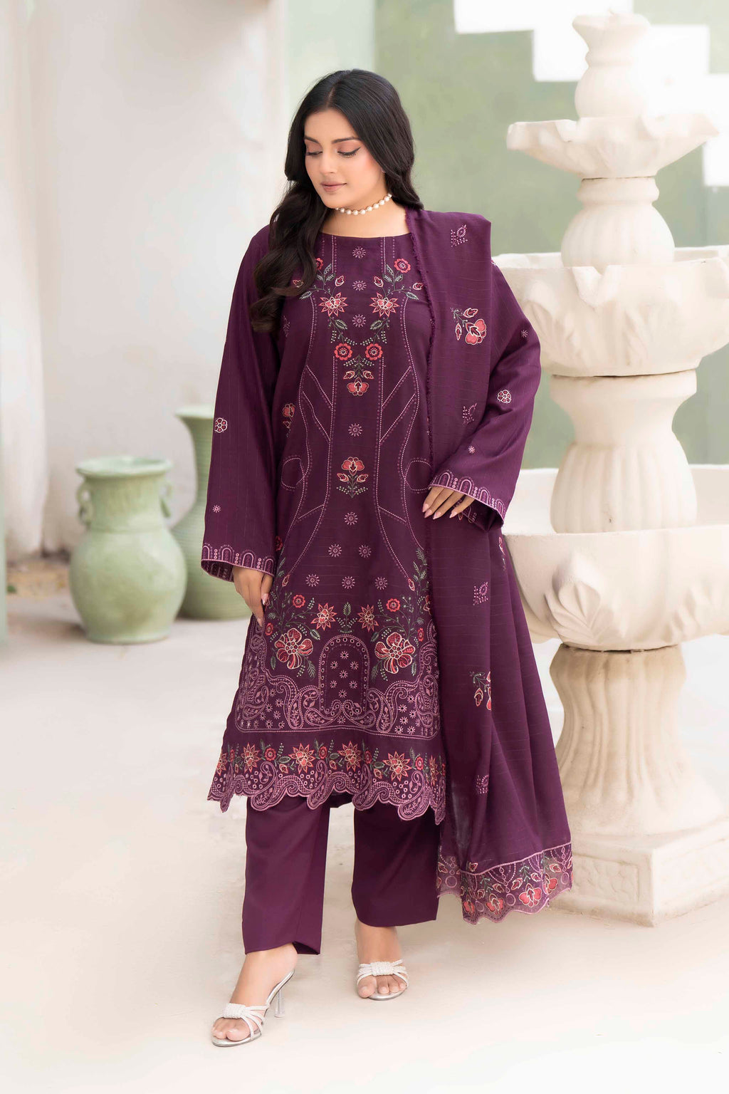 PLUM PURPLE LUXURY EMBROIDERED VELVET STRIPE CHAMKI SET