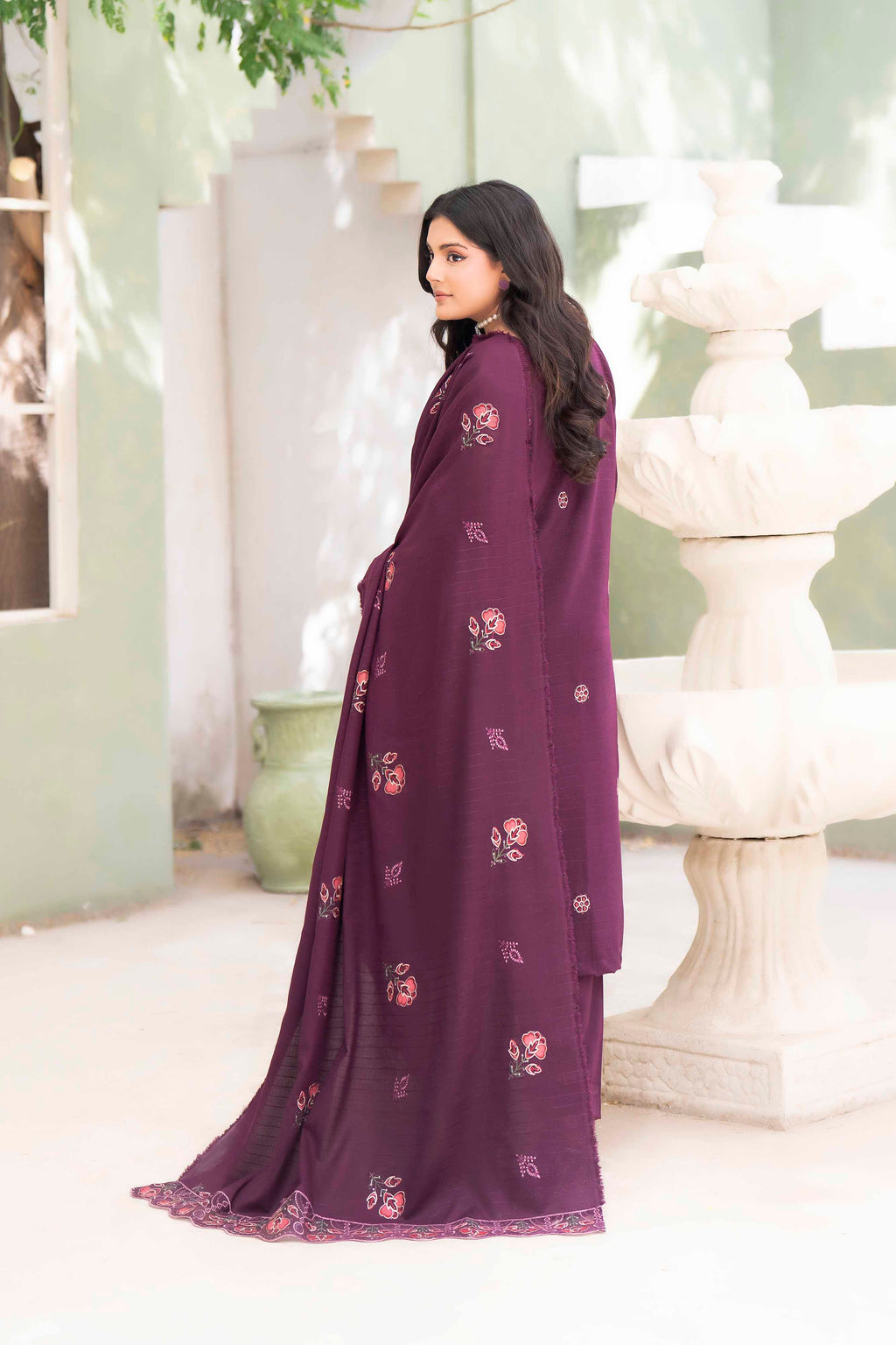 PLUM PURPLE LUXURY EMBROIDERED VELVET STRIPE CHAMKI SET