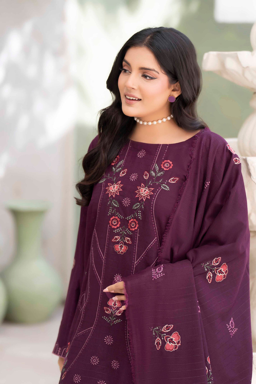 PLUM PURPLE LUXURY EMBROIDERED VELVET STRIPE CHAMKI SET