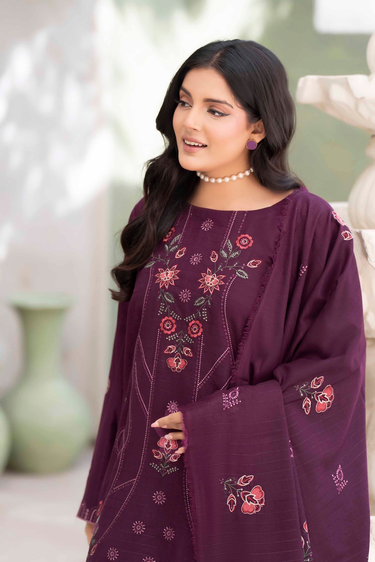 PLUM PURPLE LUXURY EMBROIDERED VELVET STRIPE CHAMKI SET