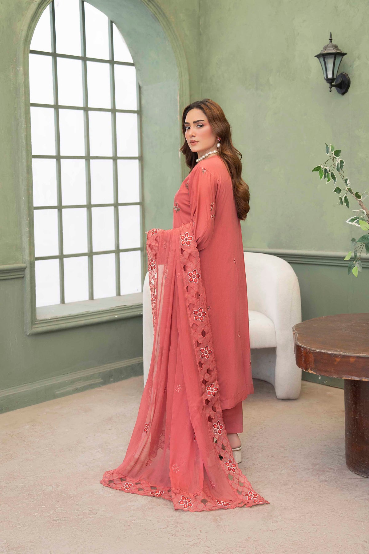 Peach Pink Embroidered Piece Suit with Crinkle Dupatta 3-Piece Suit