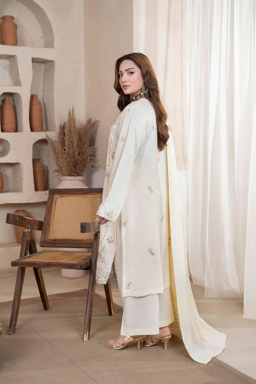 Pearl White Luxury Dhanak Suit With Velvet Shawl 3-Piece Suit – Unstitched