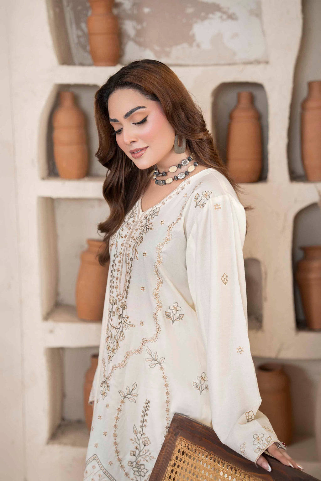 Pearl White Luxury Dhanak Suit With Velvet Shawl 3-Piece Suit – Unstitched