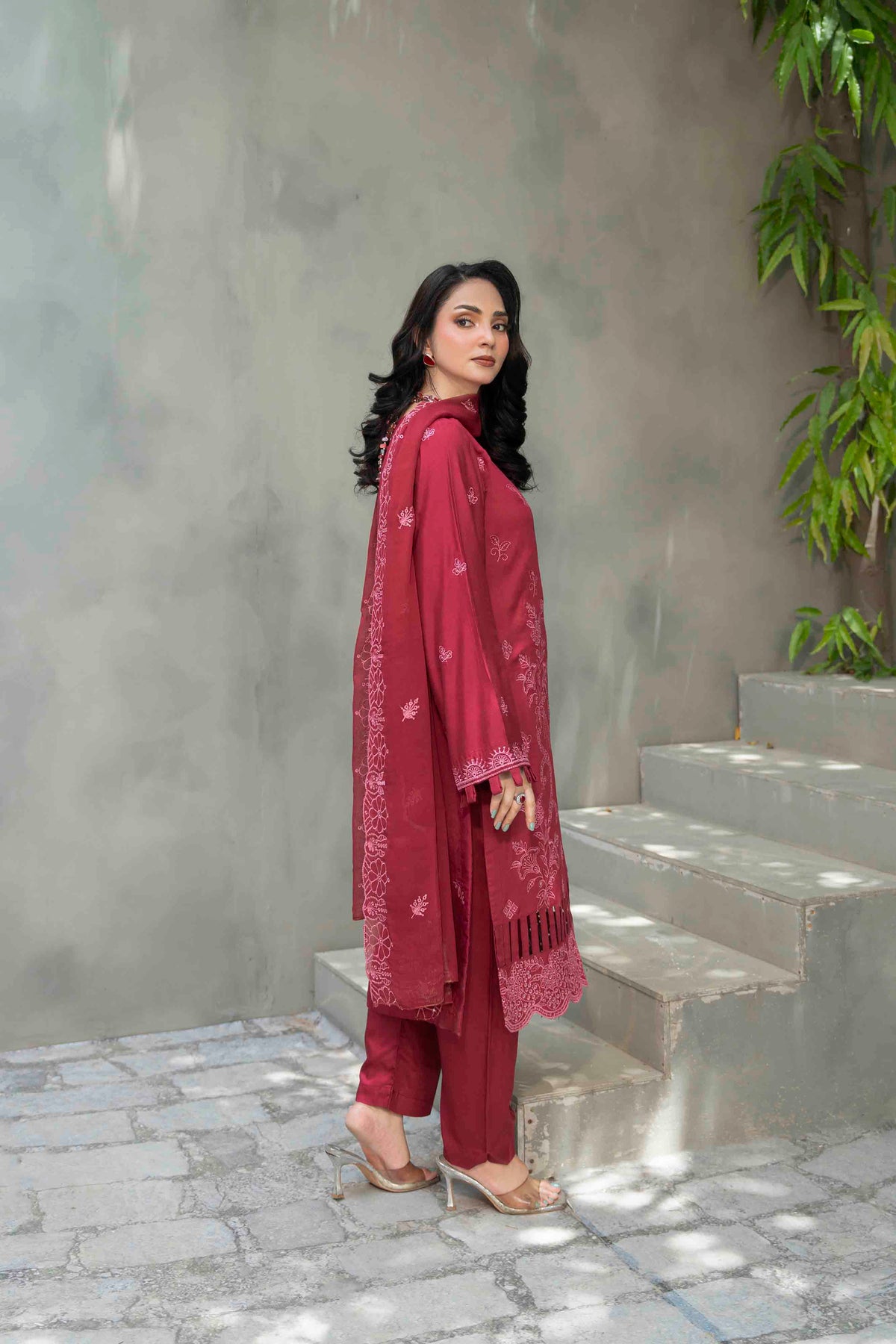 Plum Red Slub Viscose Suit With Crinkle Dupattal 3-Piece Suit – Unstitched