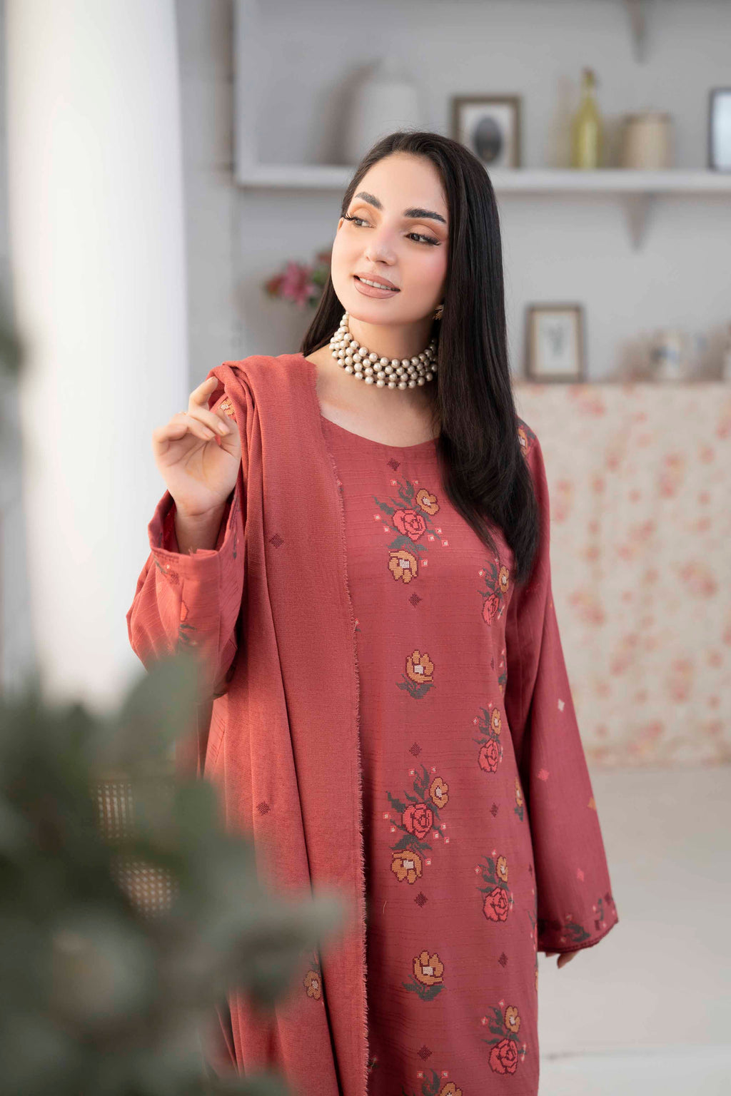 ROSE PINK LUXURY EMBROIDERED VELVET CRYSTAL SET