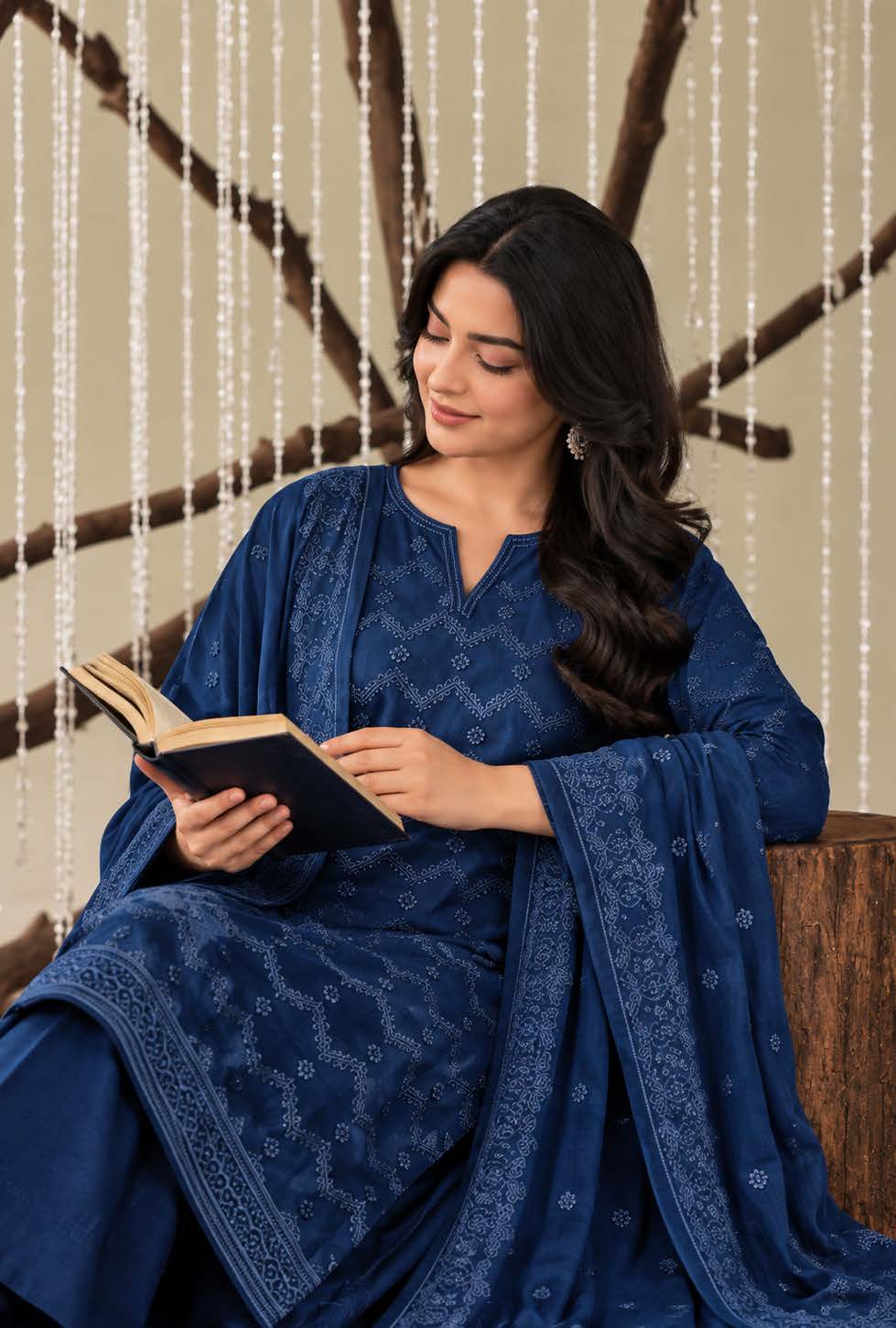Royal Blue Embroidered Dhanak Chicken Kari 3-Piece Suit – Unstitched