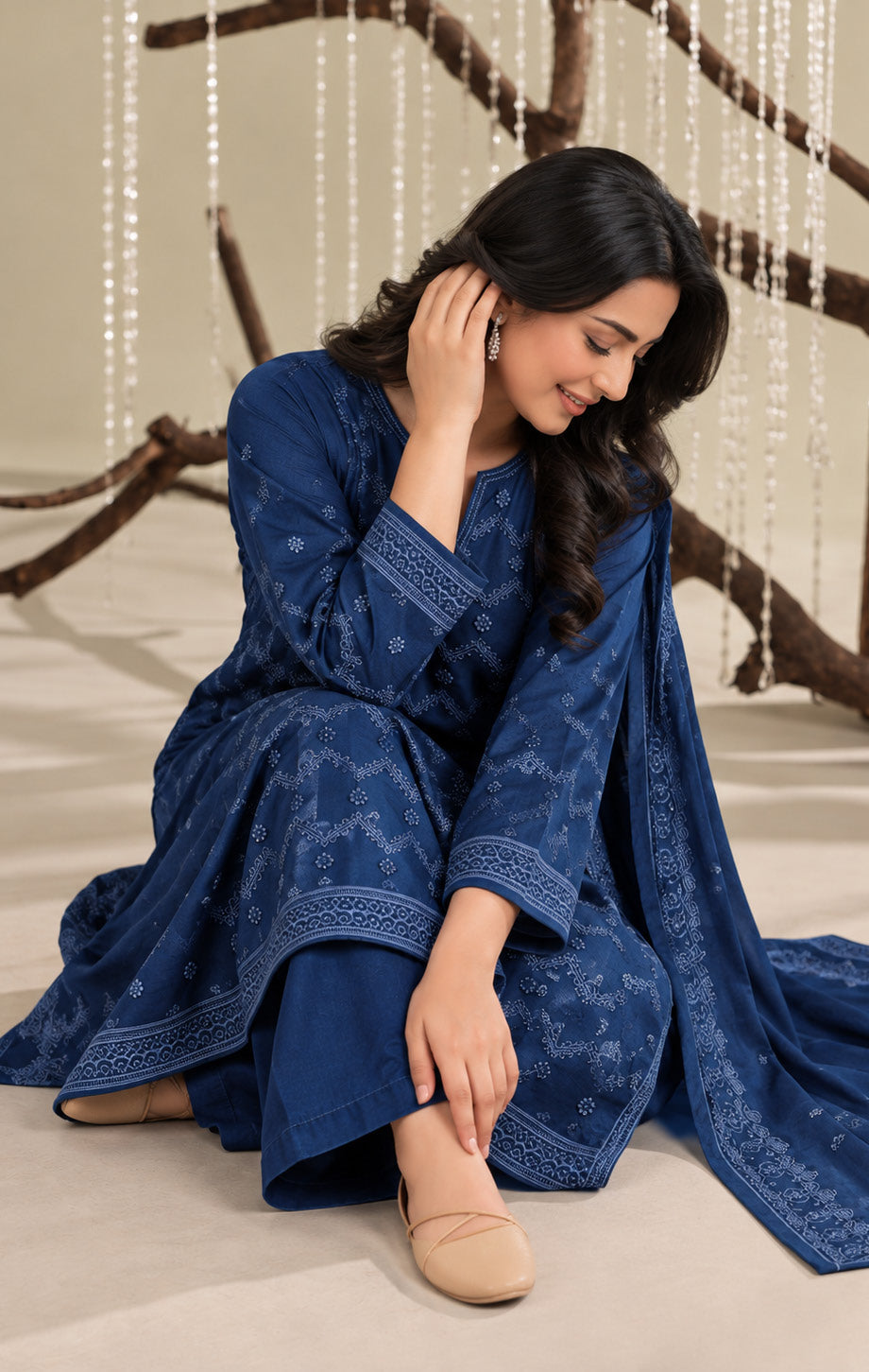 Royal Blue Embroidered Dhanak Chicken Kari 3-Piece Suit – Unstitched