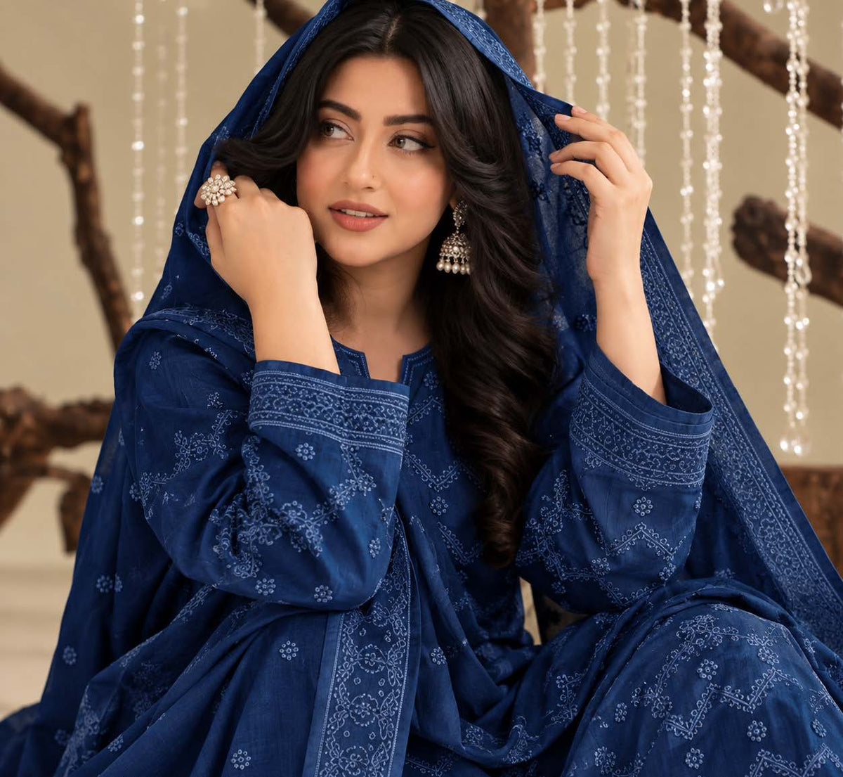 Royal Blue Embroidered Dhanak Chicken Kari 3-Piece Suit – Unstitched