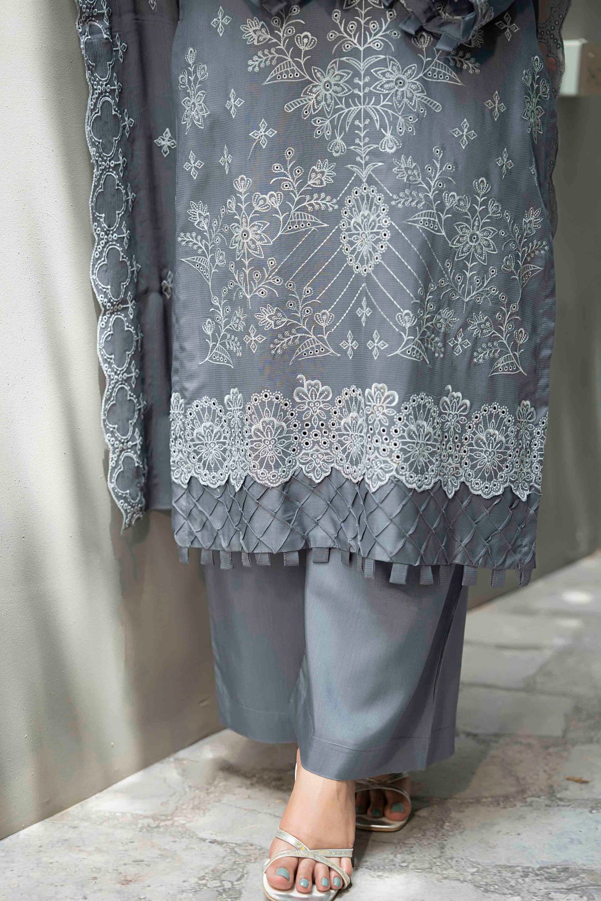 Slate Grey Slub Viscose Suit With Crinkle Dupattal 3-Piece Suit – Unstitched
