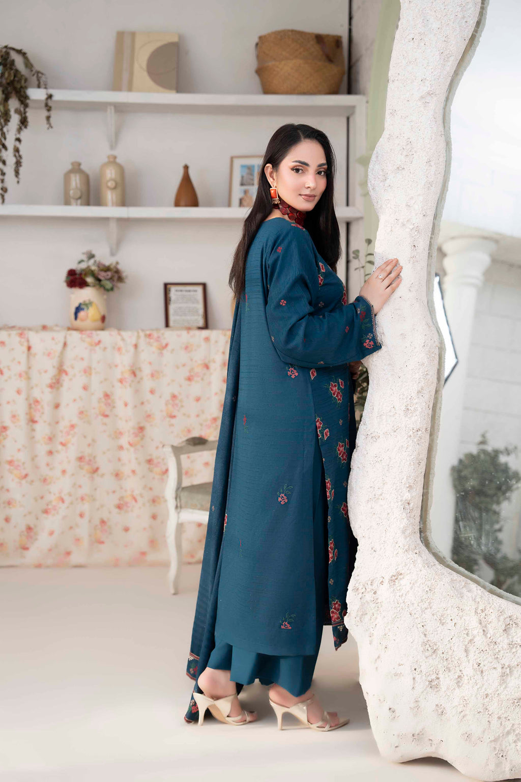 TEAL BLUE LUXURY EMBROIDERED VELVET CRYSTAL SET