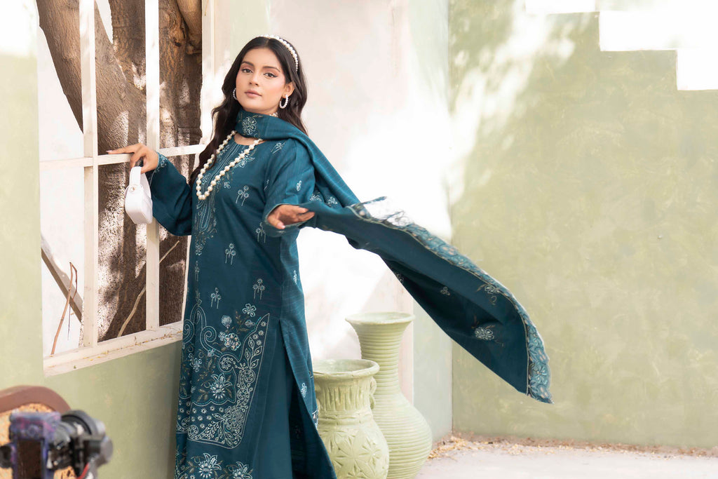 TEAL BLUE LUXURY EMBROIDERED VELVET STRIPE CHAMKI SET