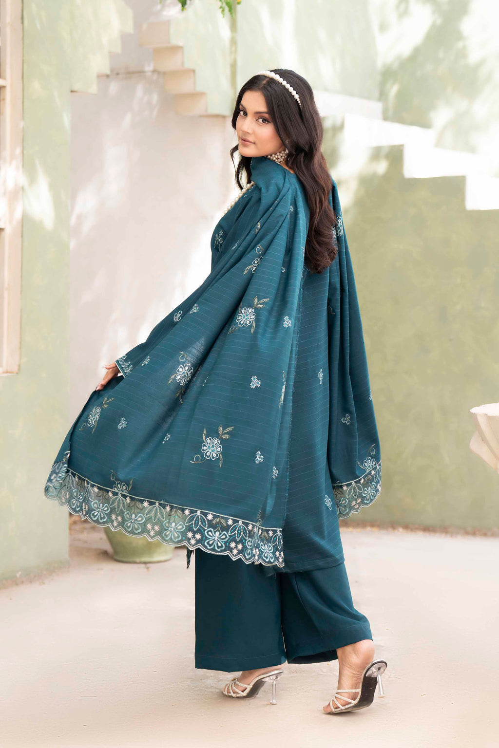 TEAL BLUE LUXURY EMBROIDERED VELVET STRIPE CHAMKI SET