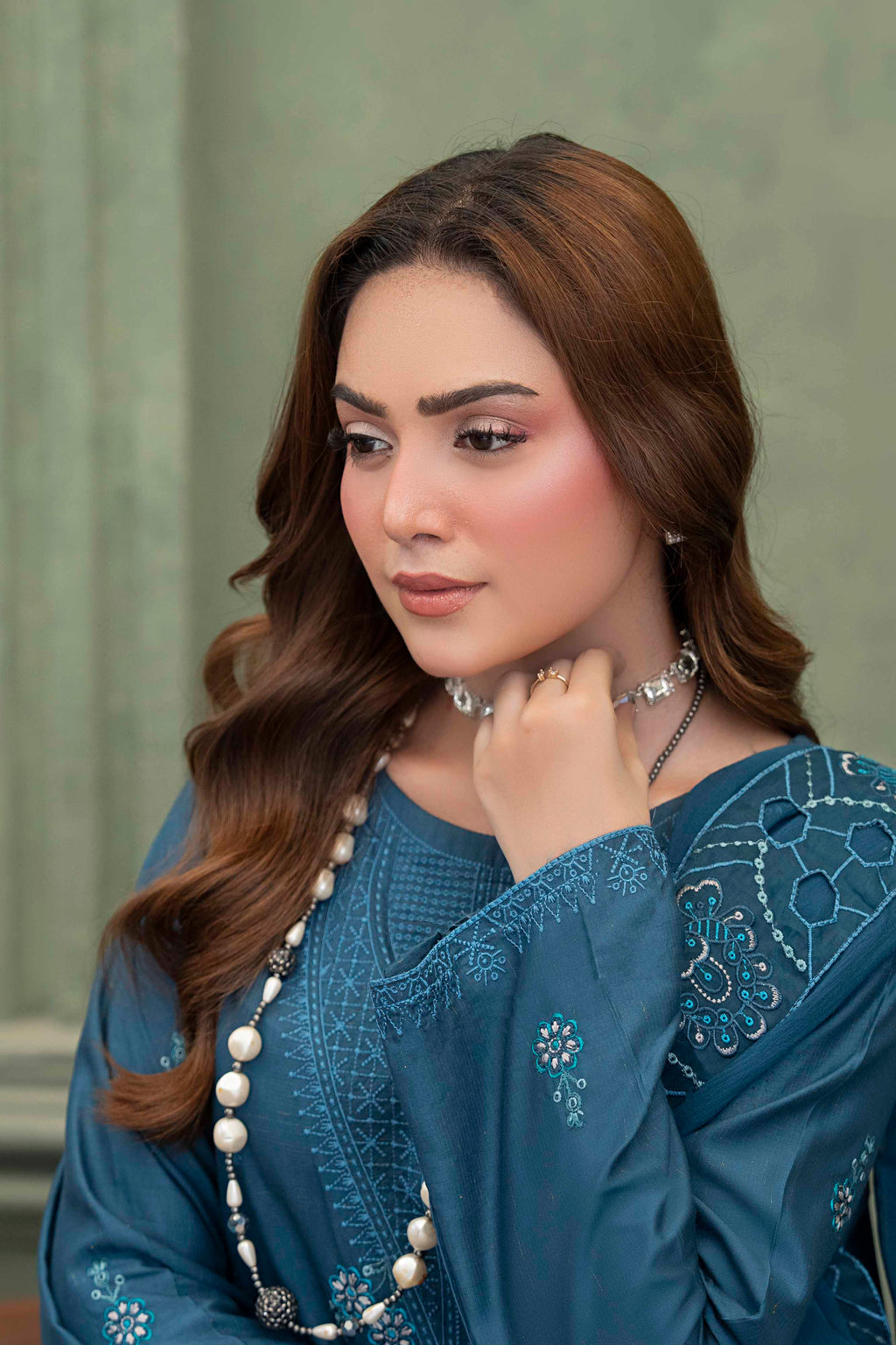 Teal Blue Embroidered Piece Suit with Crinkle Dupatta 3-Piece Suit