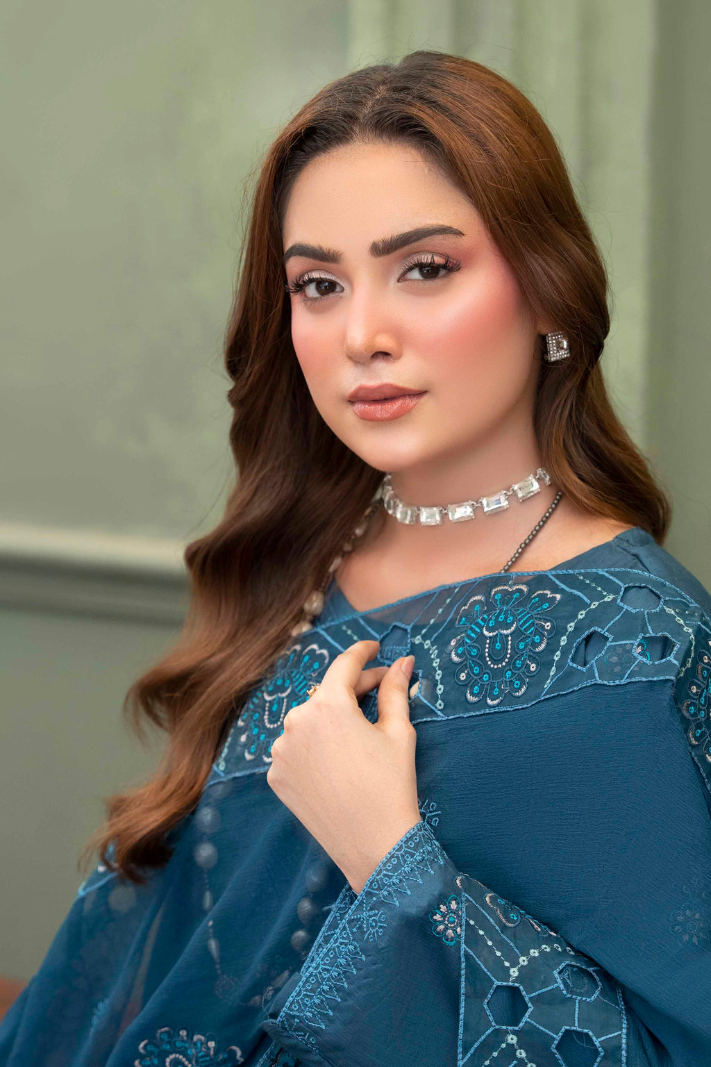 Teal Blue Embroidered Piece Suit with Crinkle Dupatta 3-Piece Suit