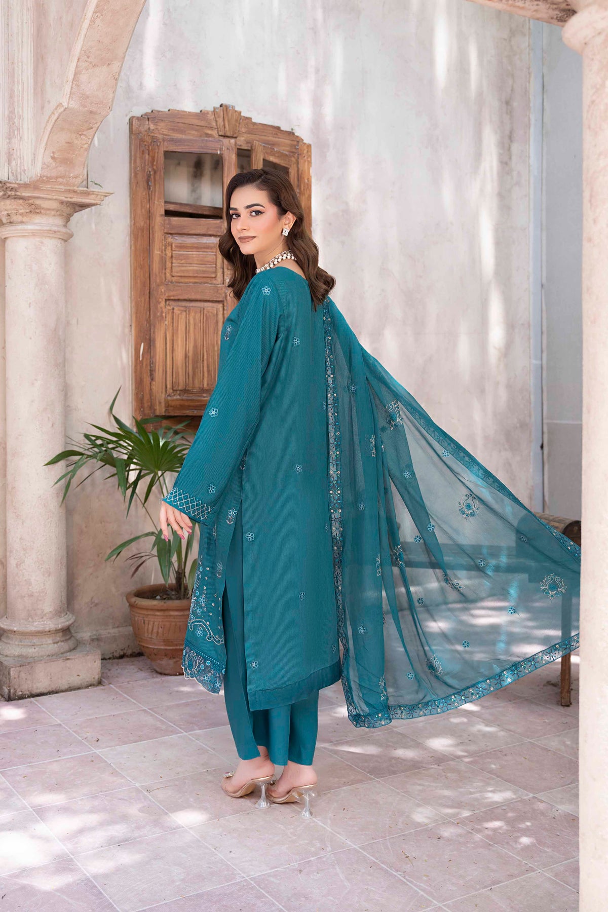 TEAL GREEN EMBROIDERED SLUB ZARI VISCOSE SET